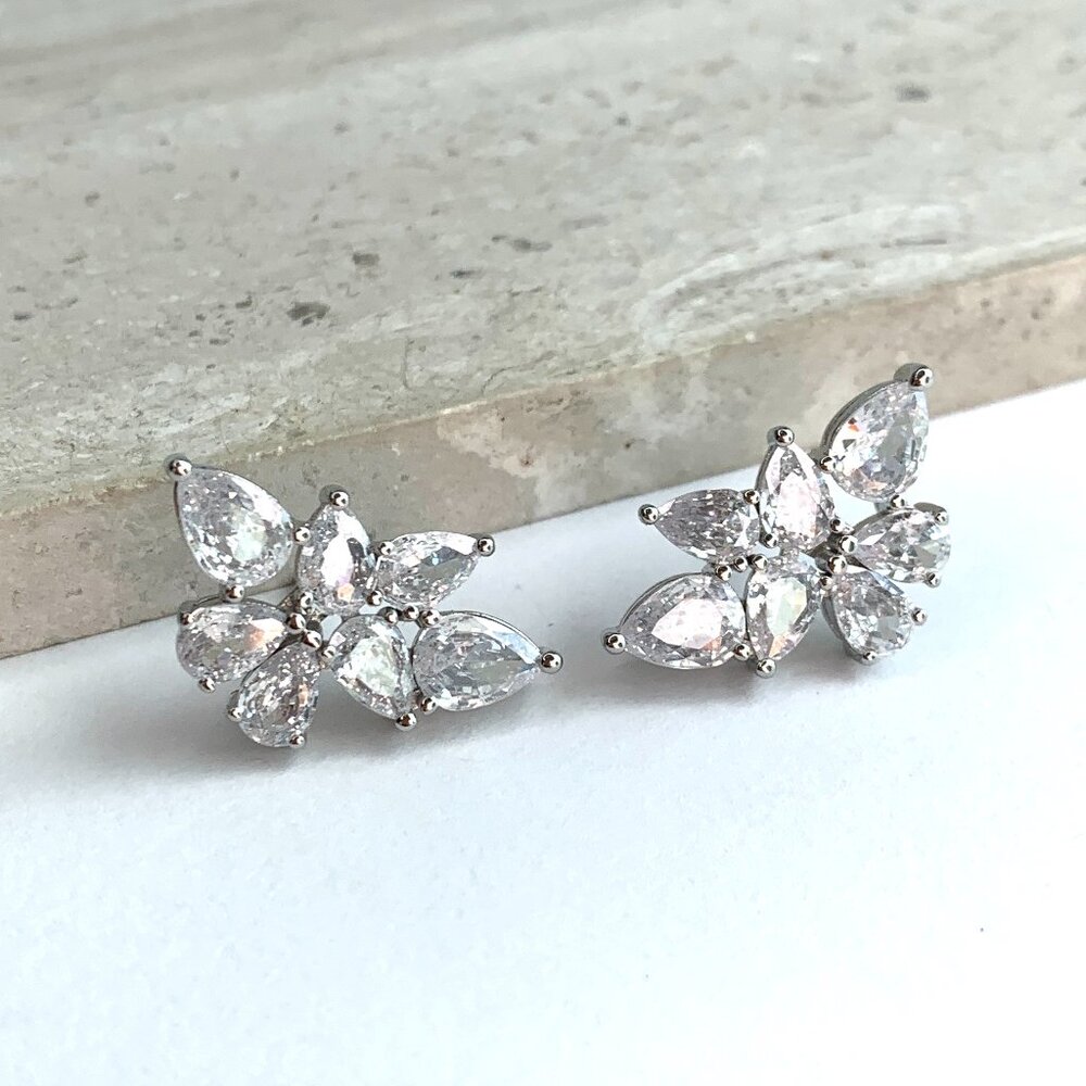 NEW~ Anthropologie Shashi Petite Fallen Leaf Stud Earrings